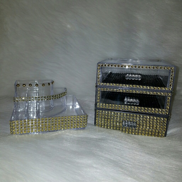 Makeup Storage - Picture 1 of 4